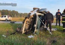 Despiste vehicular cerca de Los Bosquecitos. Lamentablemente uno de sus ocupantes falleció.