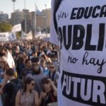 Docentes universitarios iniciaron una medida de fuerza en todo el país