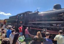 Pasó la locomotora a vapor por la Ciudad y se llevó todas las miradas
