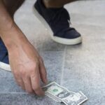 Escriben los lectores: Un vecino perdió 150 dólares y los necesita para poder viajar