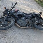Choque entre una moto y una camioneta deja un herido en terapia intensiva. Buscan testigos del accidente