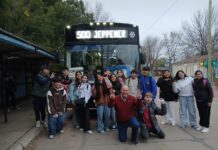 Vecinos de Jeppener preparan una emotiva despedida para Pedro, histórico chofer de la línea 500