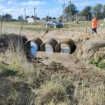 Avanzan los trabajos de limpieza y perfilado en el canal Belgrano