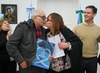 San Vicente: más familias en el camino hacia la escritura de sus hogares