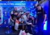 Una abuela, nueve nietos y una pasión intacta en la Feria del Libro