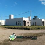 Ocupaba una de las 36 viviendas y se escapó por el baño cuando lo descubrieron