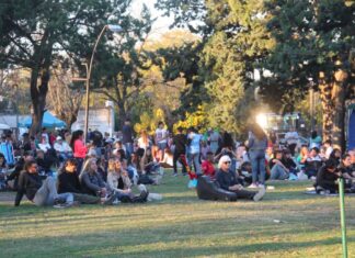El sábado 8 y domingo 9 de agosto habrá feria de artesanos en la Plaza Hipólito Yrigoyen