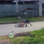 Choque entre auto y bicicleta: una persona herida