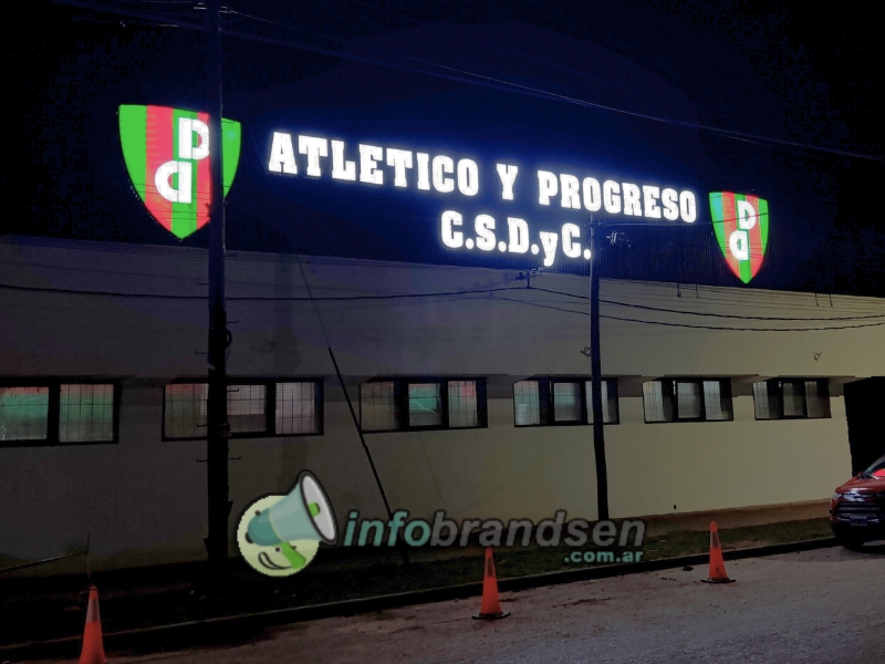 Atlético y Progreso inauguró una cartelera LED