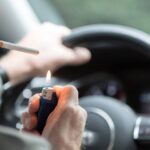 Fumar al volante podría ser una nueva infracción de tránsito en la provincia de Buenos Aires