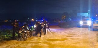 Agresión a dos policías durante un procedimiento en el barrio Las Mandarinas