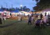 Expo Rural de Brandsen: así se vivió la segunda jornada, con danzas, música y vecinos recorriendo los stands Stands y patio gastronómico de la Expo Rural de Brandsen el viernes al atardecer