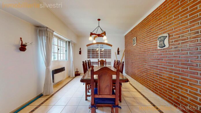 Comedor - Casa en venta en Gonnet