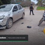 Choque entre un auto y una moto en Sáenz Peña y Mitre: una mujer fue trasladada al hospital Choque entre un auto y una moto en Brandsen