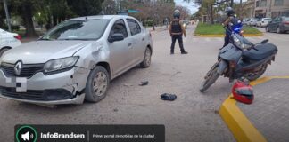 Choque entre un auto y una moto en Sáenz Peña y Mitre: una mujer fue trasladada al hospital Choque entre un auto y una moto en Brandsen