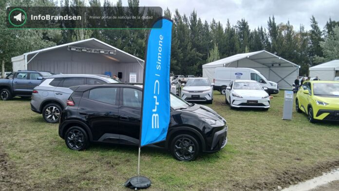 Exhibición de vehículos y maquinaria. - Expo Rural Brandsen 2026