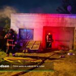 Principio de incendio en una vivienda del barrio República Bomberos Voluntarios trabajando en una vivienda de calle 119 entre 12 y 13, barrio República