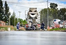 Domselaar: avanzan los trabajos de reconstrucción de la calle Mario Bravo y el alumbrado de la Ruta 210