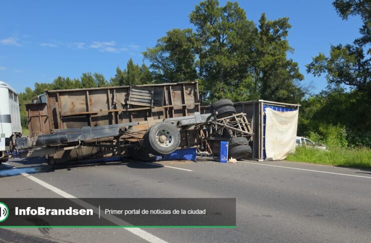 Grave accidente en Ruta 215 entre camión y camioneta: heridos leves Siniestro vial entre Brandsen y Loma Verde