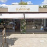 Robaron y vandalizaron la decoración en un local céntrico